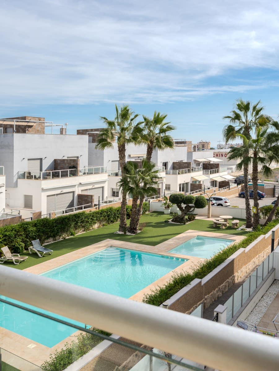 2 makuuhuone Kattohuoneisto myytävänä paikassa Orihuela Costa mukana uima-altaan 
autotalli - 289 000 € (Ref: 9464630)