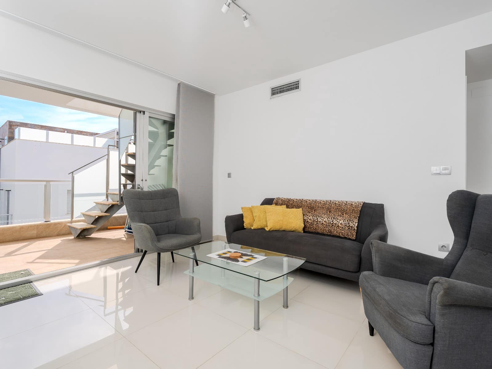 2 makuuhuone Kattohuoneisto myytävänä paikassa Orihuela Costa mukana uima-altaan 
autotalli - 289 000 € (Ref: 9464630)