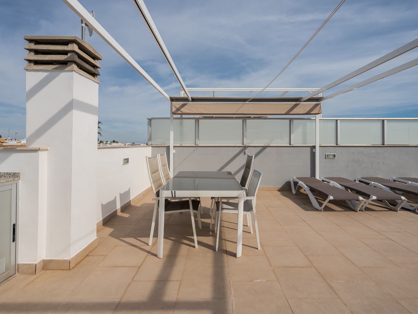 2 makuuhuone Kattohuoneisto myytävänä paikassa Orihuela Costa mukana uima-altaan 
autotalli - 289 000 € (Ref: 9464630)