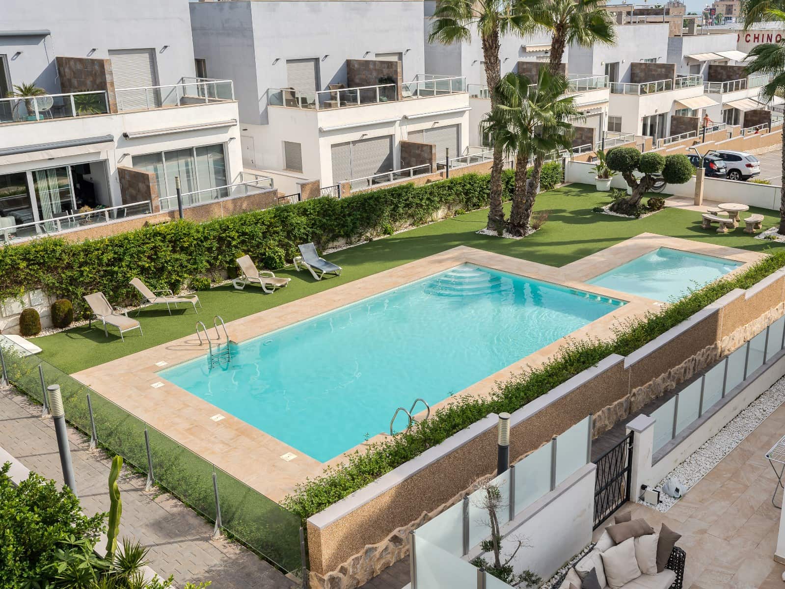 2 makuuhuone Kattohuoneisto myytävänä paikassa Orihuela Costa mukana uima-altaan 
autotalli - 289 000 € (Ref: 9464630)