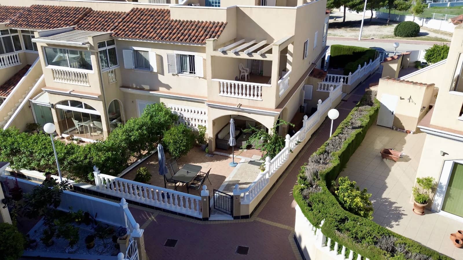 3 sovrum Lägenhet till salu i Playa Flamenca med pool - 275 000 € (Ref: 9464631)