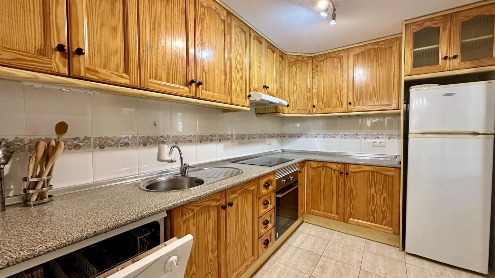 3 Zimmer Apartment zu verkaufen in Playa Flamenca mit Pool - 275.000 € (Ref: 9464631)