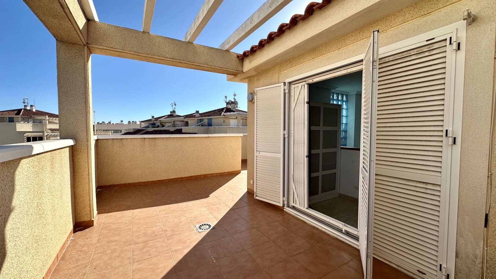 3 Zimmer Apartment zu verkaufen in Playa Flamenca mit Pool - 275.000 € (Ref: 9464631)