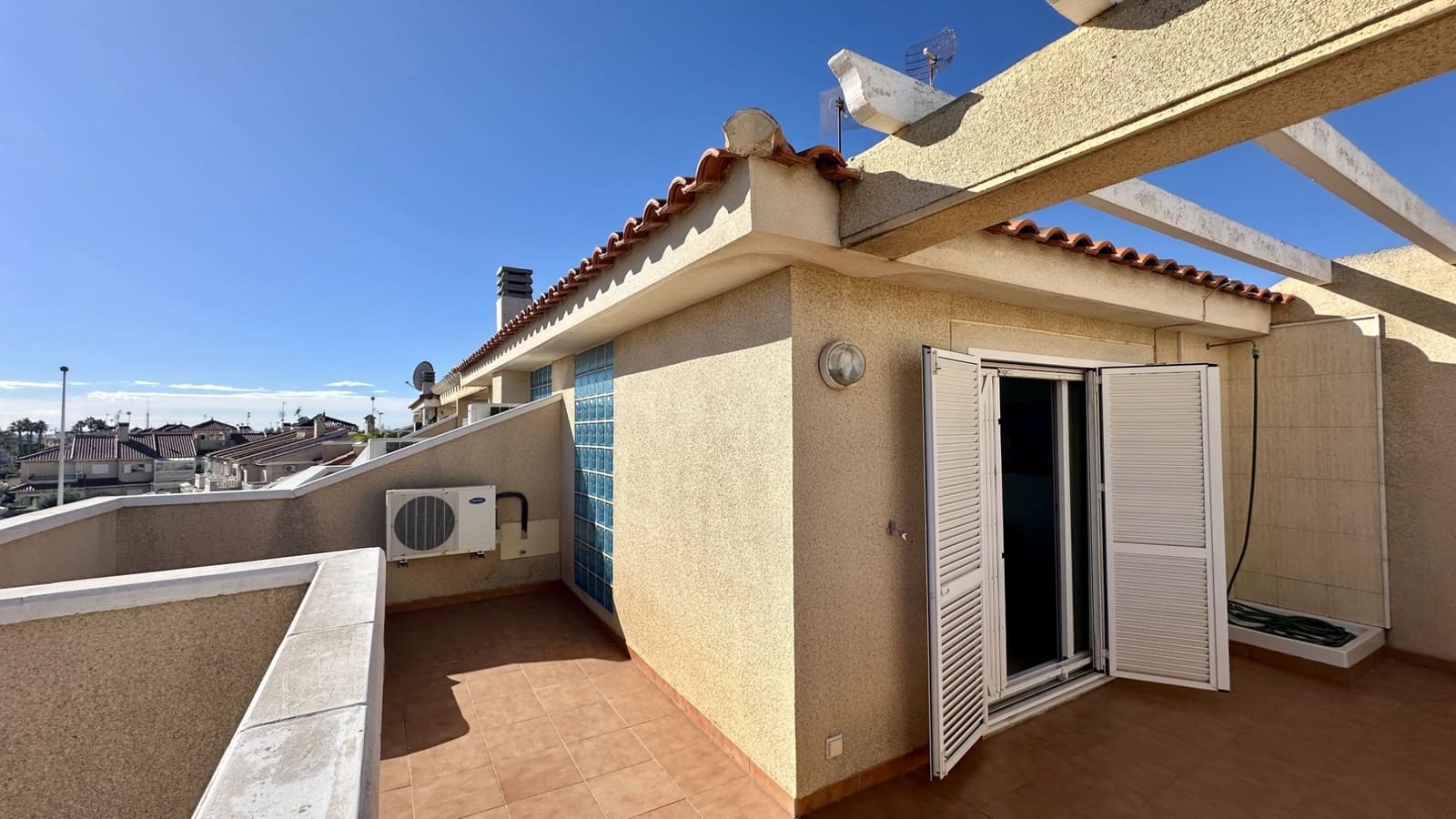 3 Zimmer Apartment zu verkaufen in Playa Flamenca mit Pool - 275.000 € (Ref: 9464631)