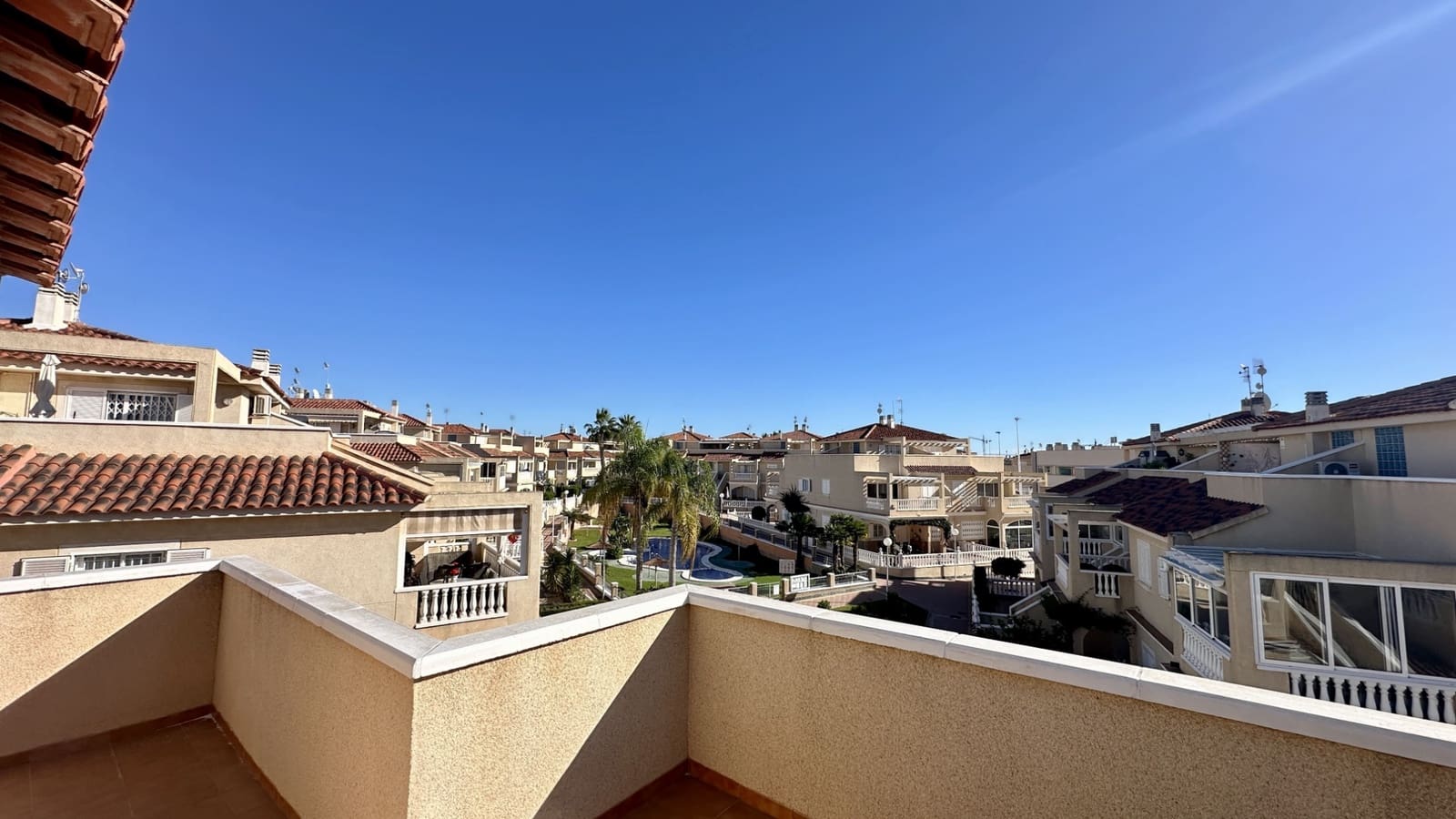 3 Zimmer Apartment zu verkaufen in Playa Flamenca mit Pool - 275.000 € (Ref: 9464631)