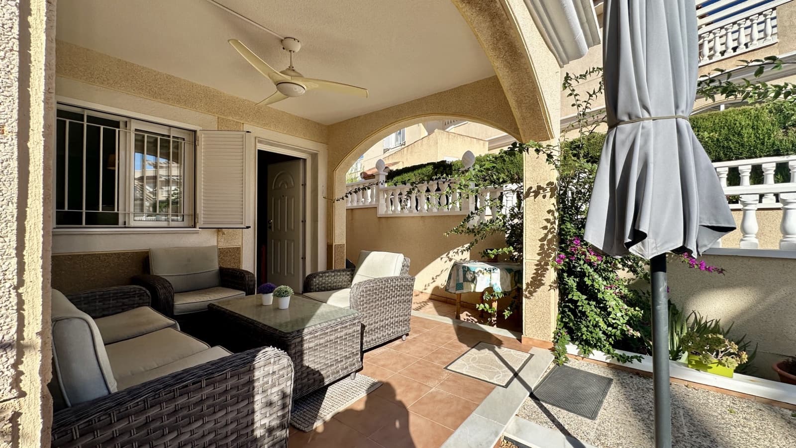 3 Zimmer Apartment zu verkaufen in Playa Flamenca mit Pool - 275.000 € (Ref: 9464631)