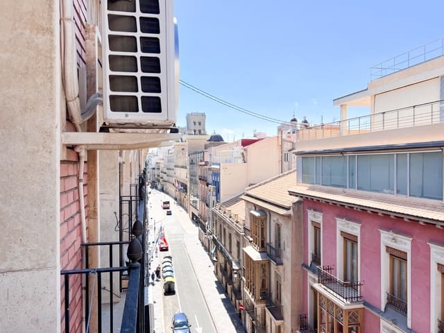1 soverom Leilighet til salgs i Casco Antiguo - Sant Cruz - Ayuntamiento, Alicante by - € 255 000 (Ref: 9464640)