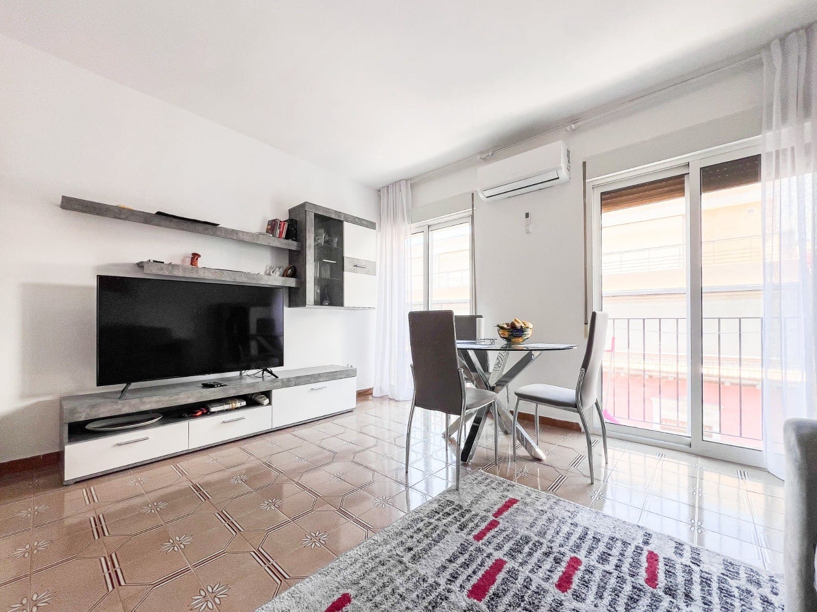 1 bedroom Apartment for sale in Alicante / Alacant city - € 255,000 (Ref: 9464640)