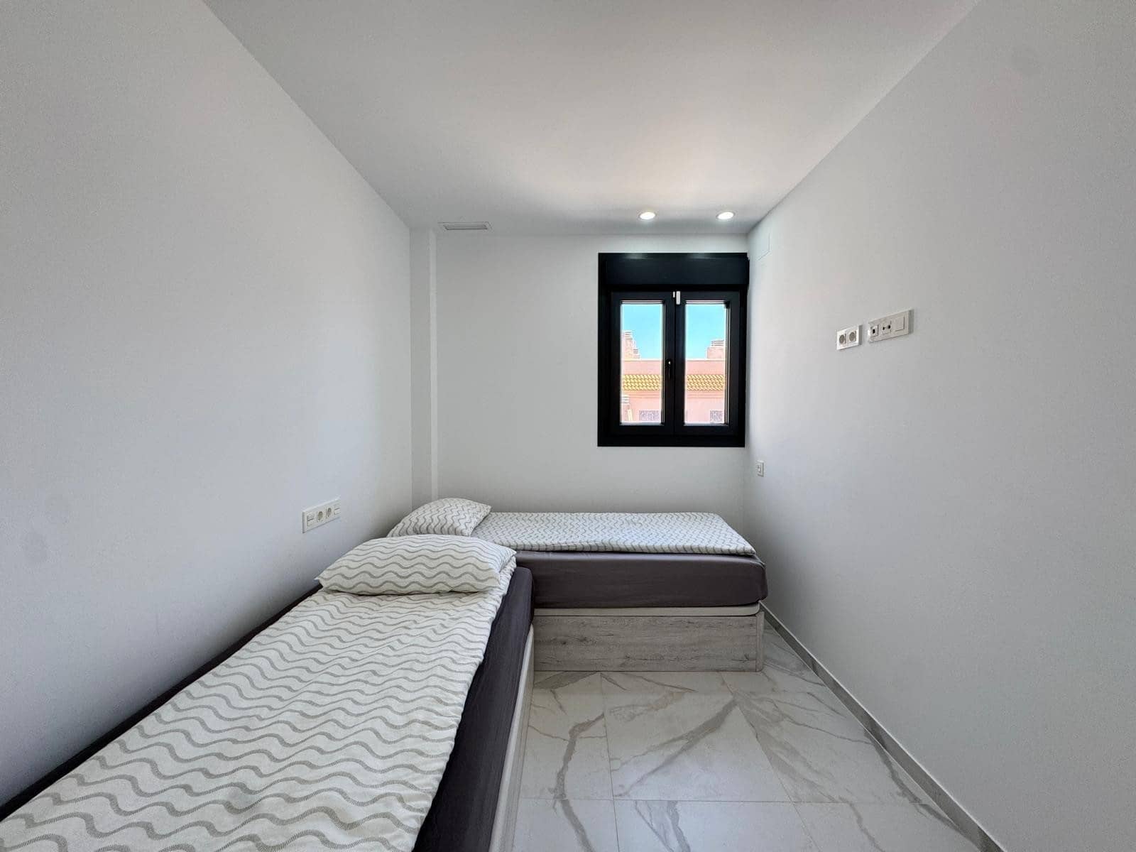 2 chambre Penthouse à vendre à Torrevieja avec piscine - 390 000 € (Ref: 9464653)