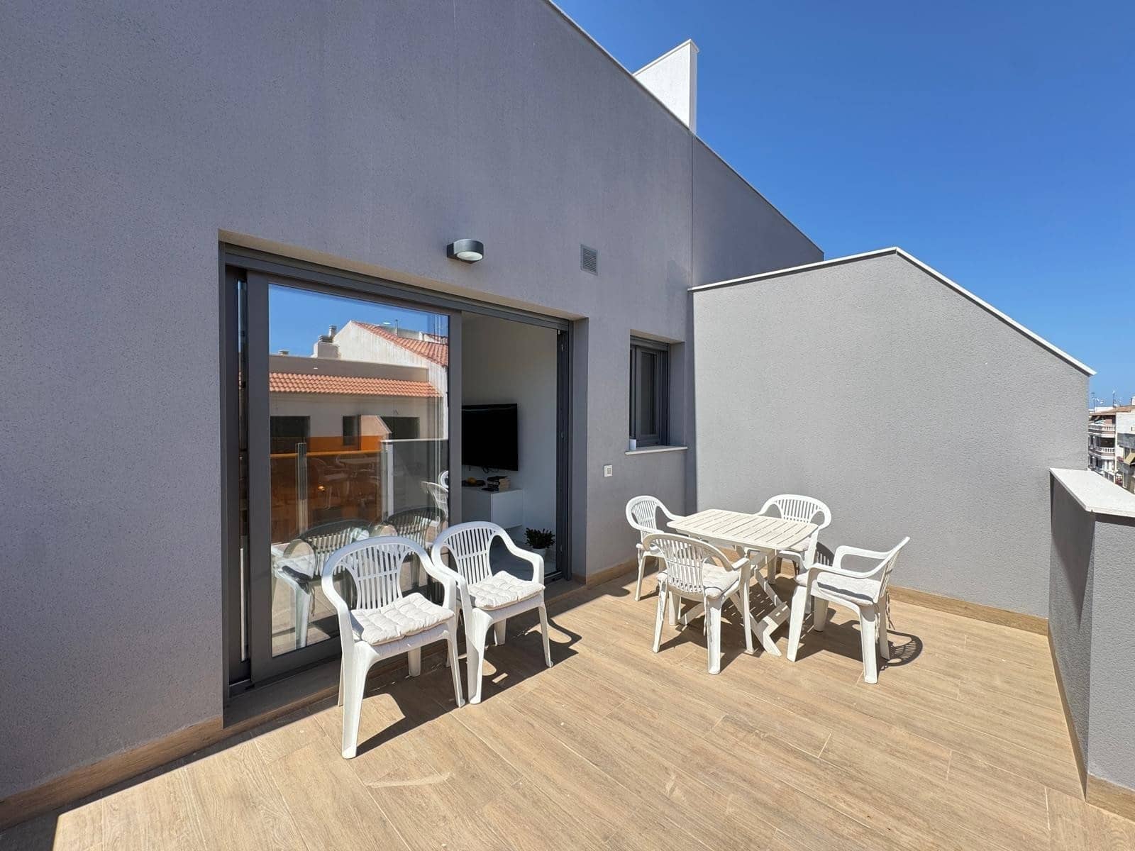 2 chambre Penthouse à vendre à Torrevieja avec piscine - 390 000 € (Ref: 9464653)