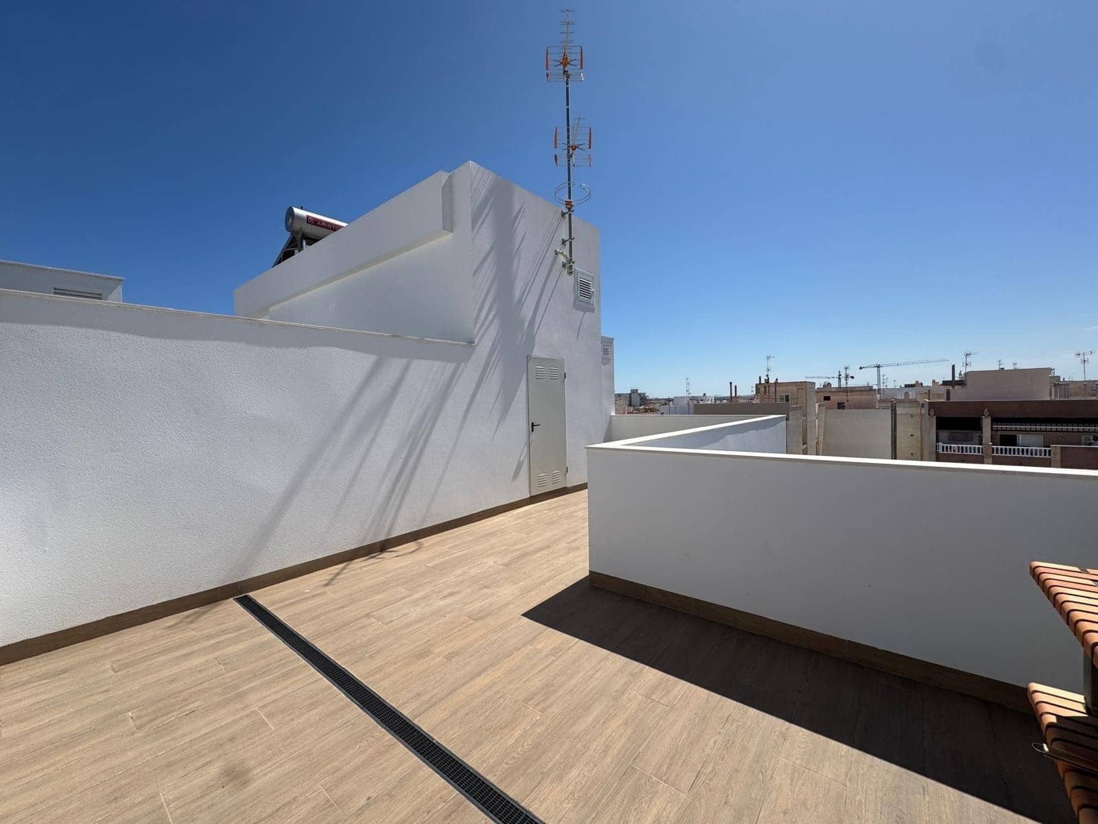 2 chambre Penthouse à vendre à Torrevieja avec piscine - 390 000 € (Ref: 9464653)