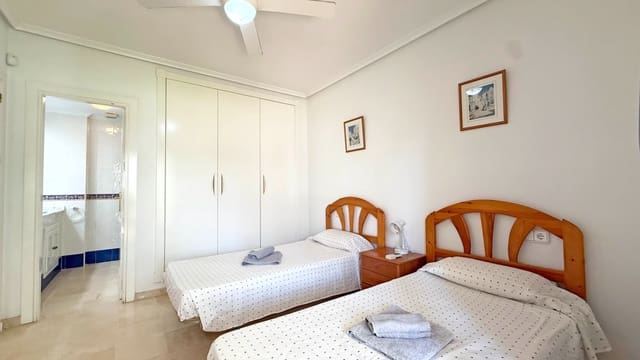 Apartamento de 2 habitaciones en Villamartin, Orihuela en venta con piscina garaje - 199.000 € (Ref: 9464663)