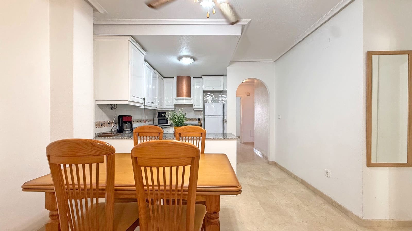 2 soveværelse Lejlighed til salg i Villamartin med swimmingpool garage - € 199.000 (Ref: 9464663)