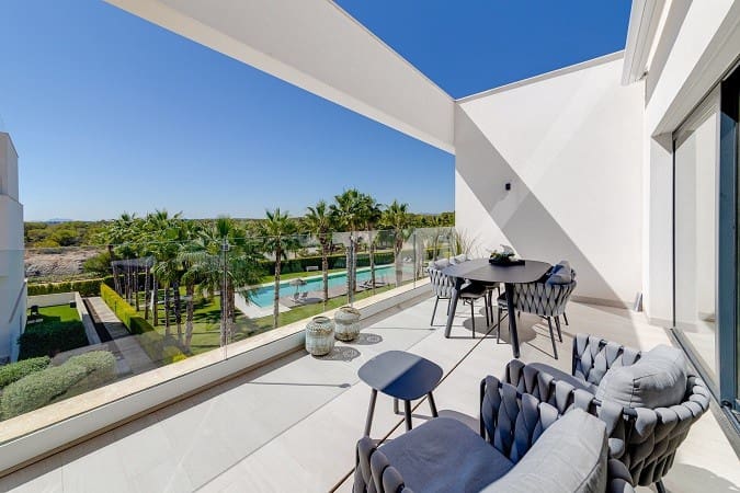 Ático de 2 habitaciones en Las Colinas Golf en venta con piscina garaje - 369.000 € (Ref: 9464667)