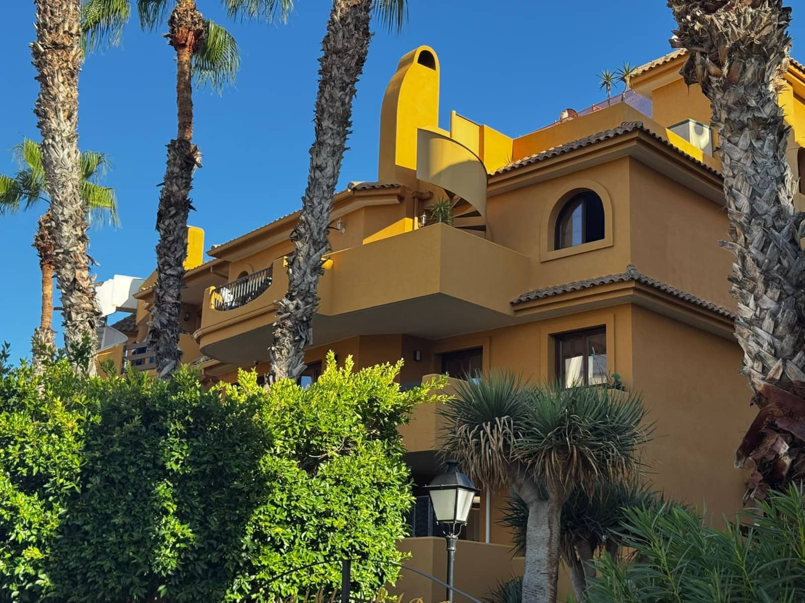 2 bedroom Penthouse for sale in Punta Prima with pool - € 340,000 (Ref: 9464669)