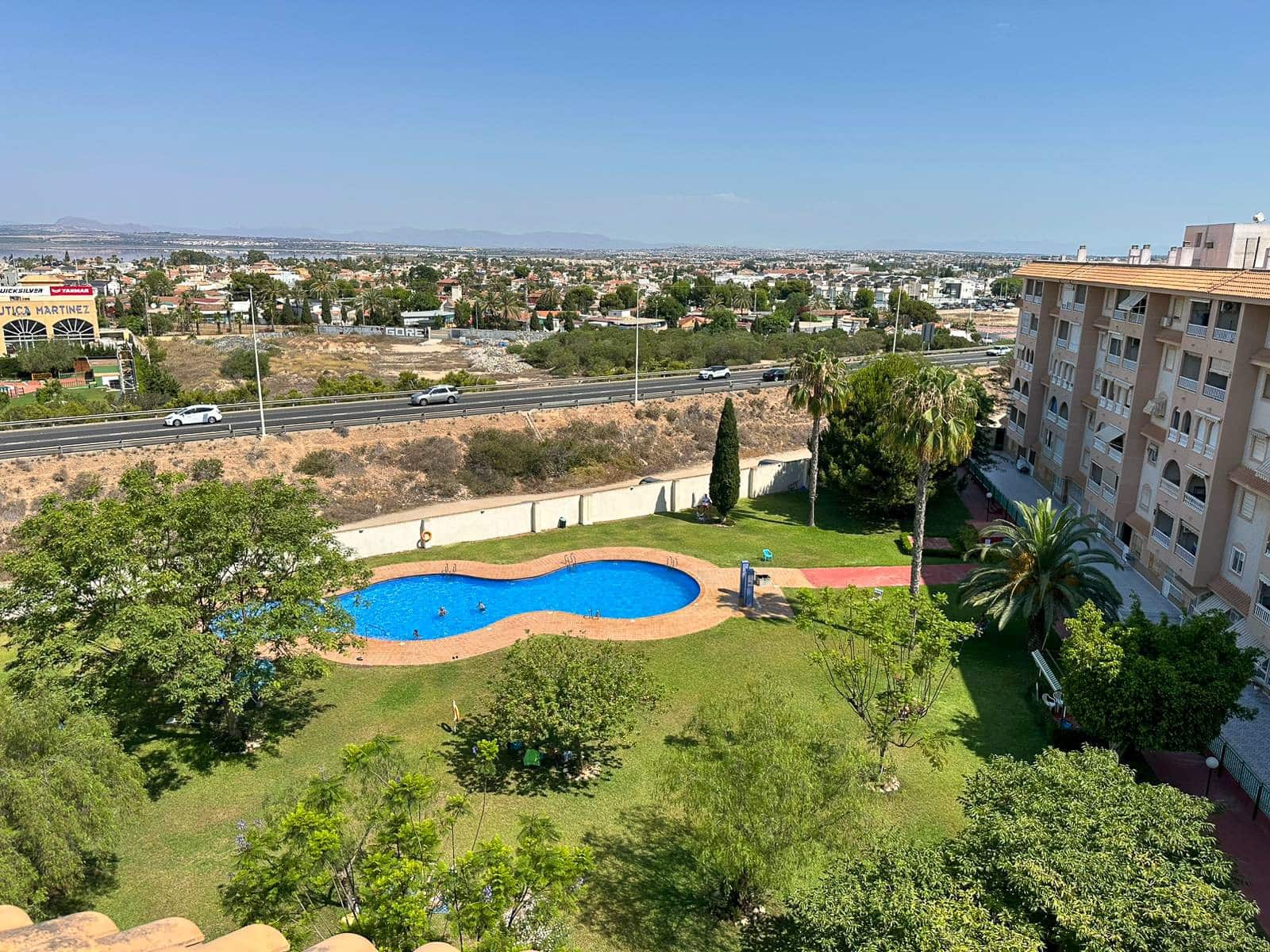 Apartamento de 2 habitaciones en Torrevieja en venta con piscina - 144.000 € (Ref: 9464673)