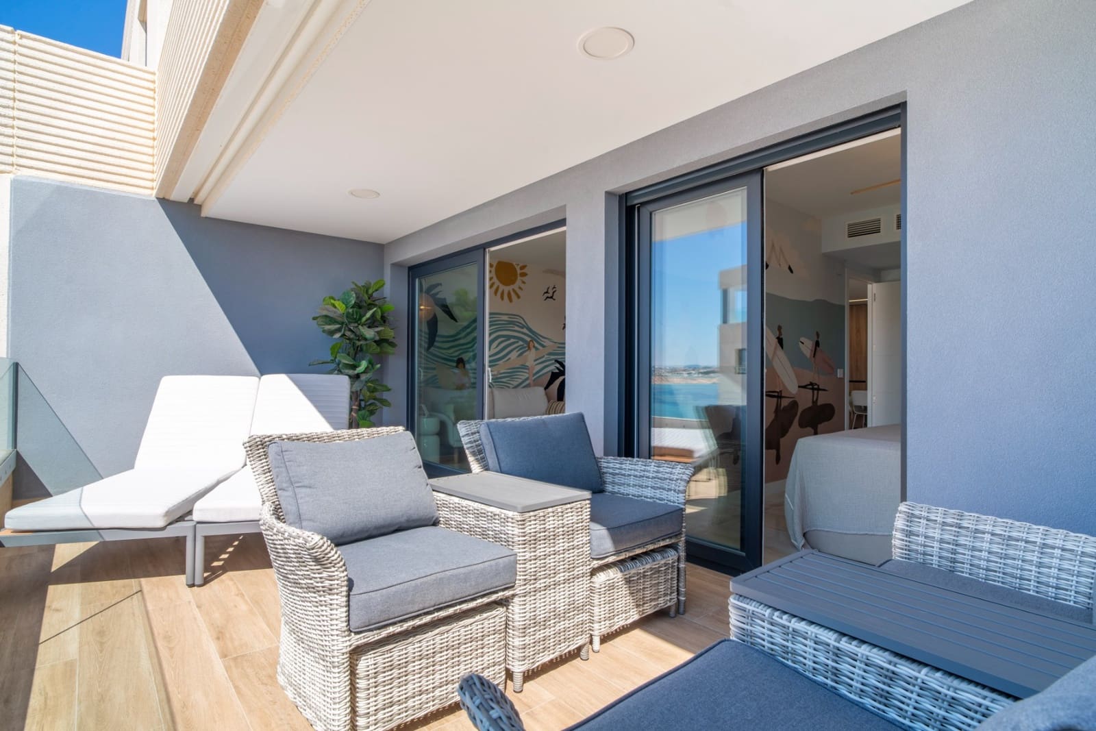 3 soverom Strandleiligheter til salgs i Punta Prima med svømmebasseng garasje - € 599 000 (Ref: 9464678)