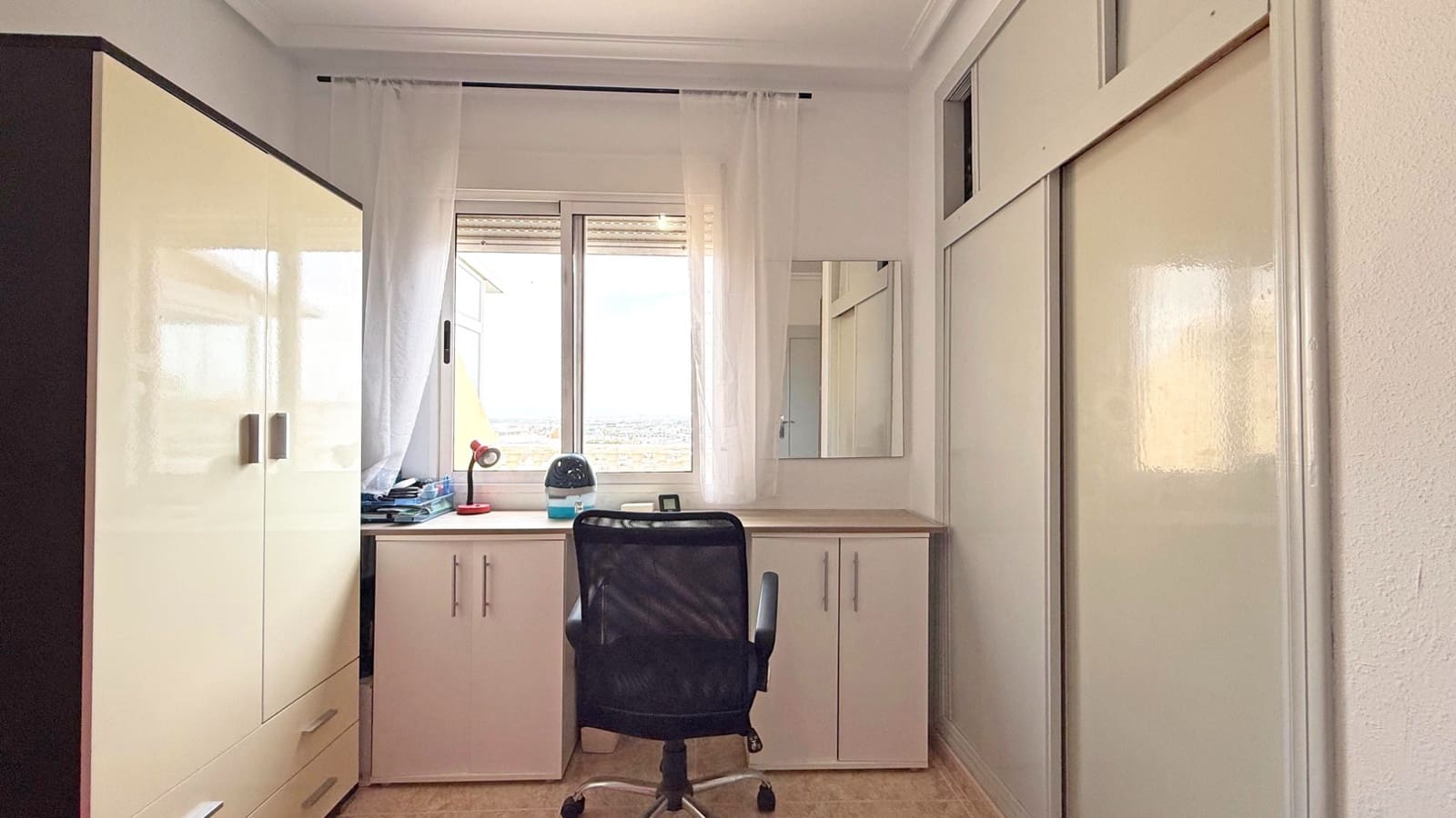 2 makuuhuone Kattohuoneisto myytävänä paikassa Torrevieja mukana uima-altaan - 169 900 € (Ref: 9464680)