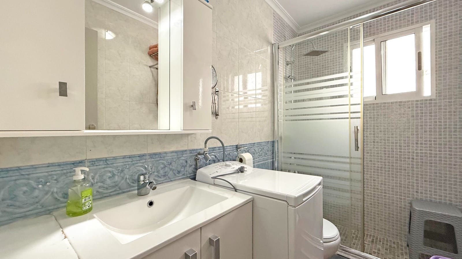 2 makuuhuone Kattohuoneisto myytävänä paikassa Torrevieja mukana uima-altaan - 169 900 € (Ref: 9464680)