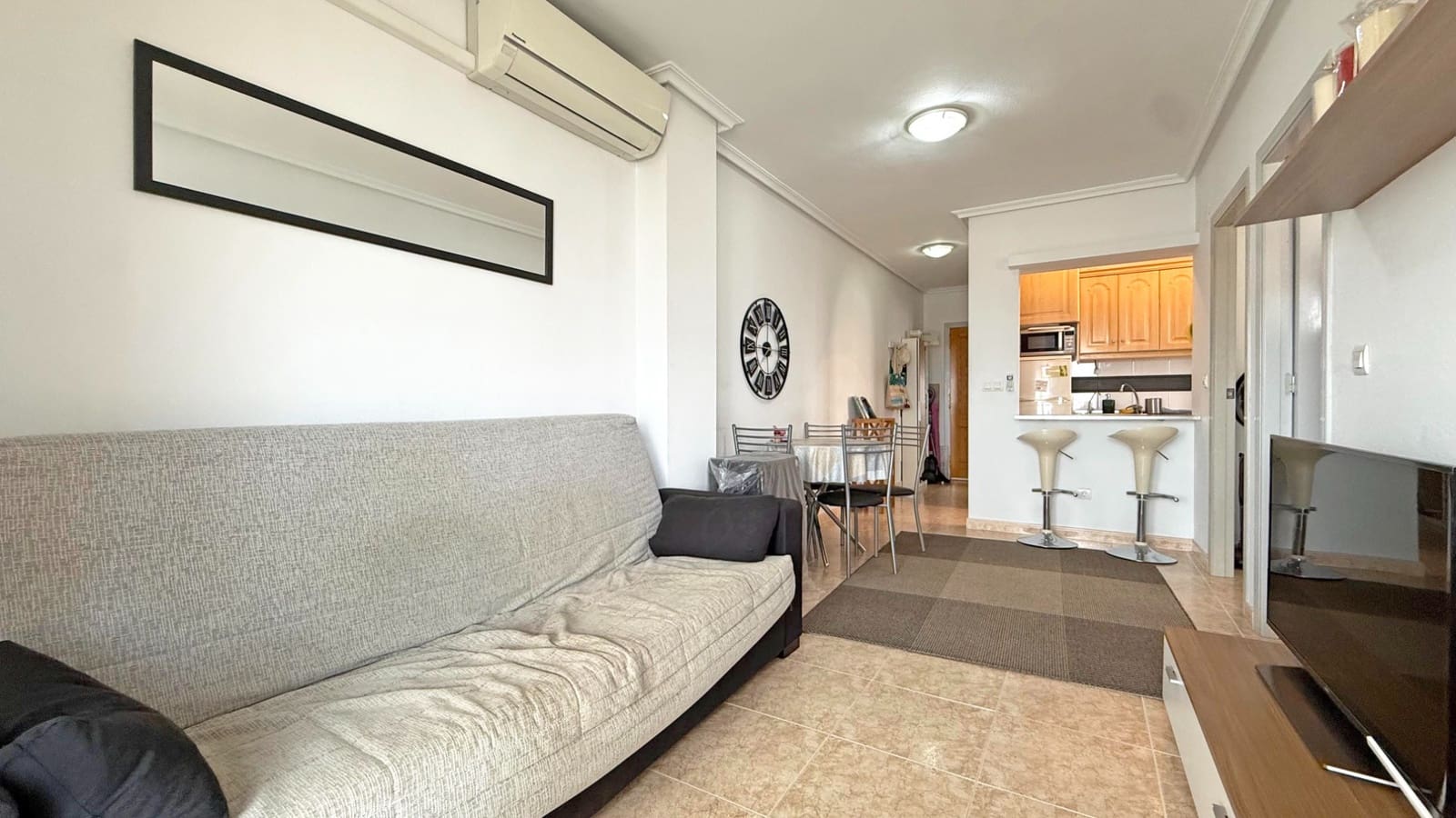 2 makuuhuone Kattohuoneisto myytävänä paikassa Torrevieja mukana uima-altaan - 169 900 € (Ref: 9464680)