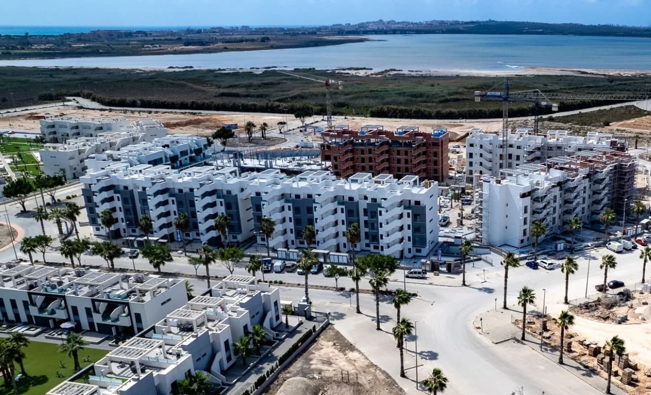 3 Zimmer Apartment zu verkaufen in Guardamar del Segura mit Pool Garage - 295.000 € (Ref: 9464681)