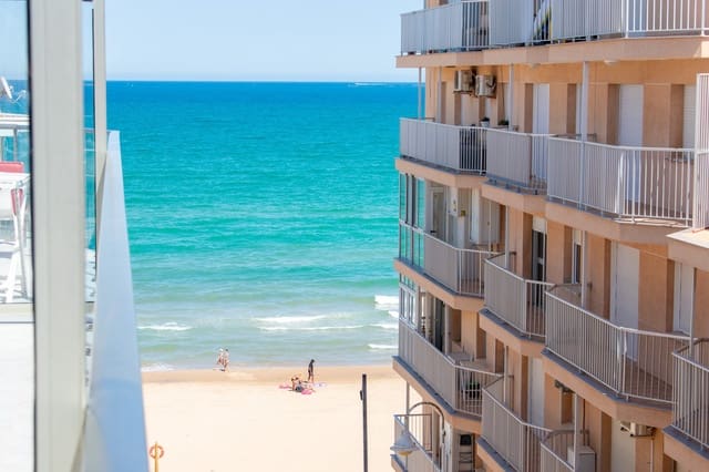 2 bedroom Beach Apartment for sale in Guardamar Playa, Guardamar del Segura with garage - € 210,000 (Ref: 9464686)