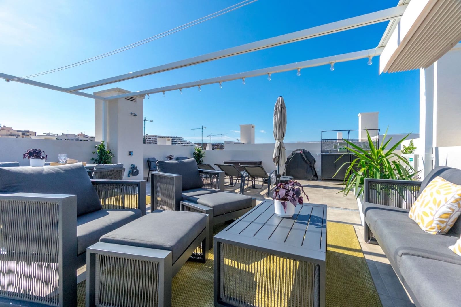 2 sovrum Takvåning till salu i San Miguel de Salinas med pool - 289 000 € (Ref: 9464687)