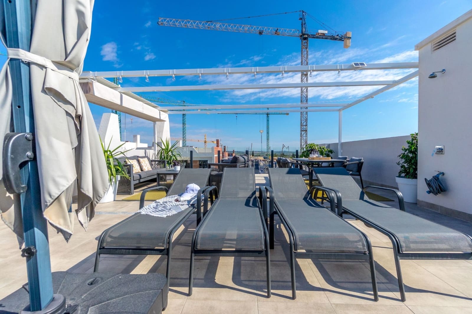 2 sovrum Takvåning till salu i San Miguel de Salinas med pool - 289 000 € (Ref: 9464687)