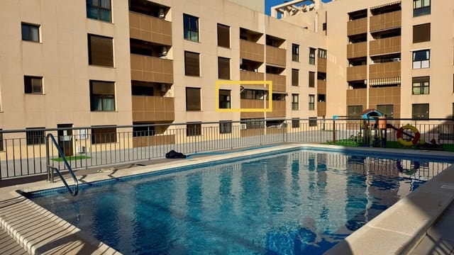 2 slaapkamer Appartement te koop in Centro, Torrevieja met zwembad - € 159.900 (Ref: 9464692)