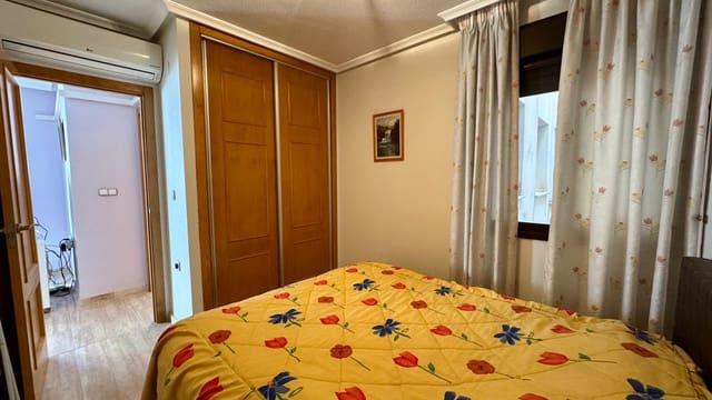 2 slaapkamer Appartement te koop in Centro, Torrevieja met zwembad - € 159.900 (Ref: 9464692)