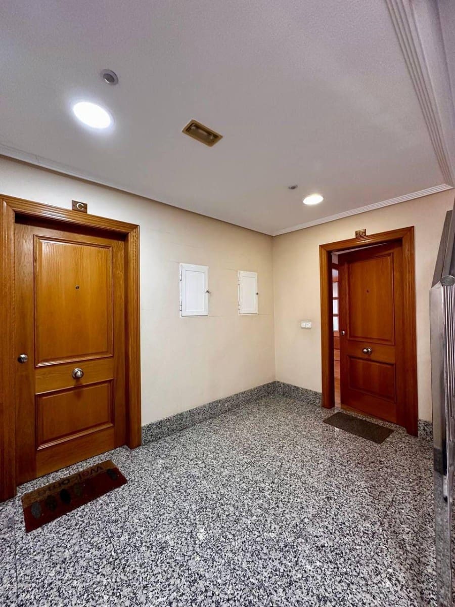 3 bedroom Apartment for sale in Torrevieja with garage - € 255,000 (Ref: 9464694)