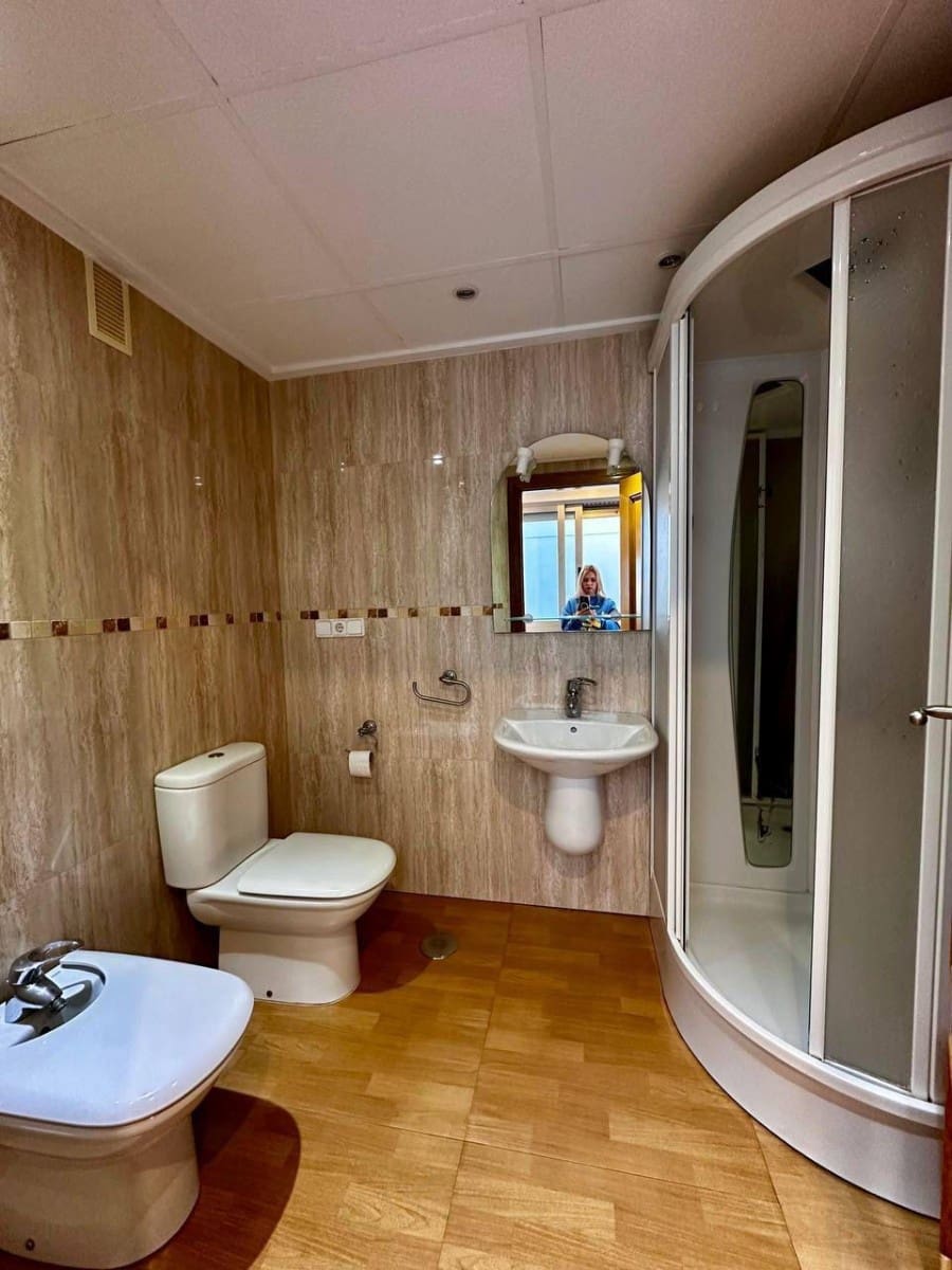 3 bedroom Apartment for sale in Torrevieja with garage - € 255,000 (Ref: 9464694)