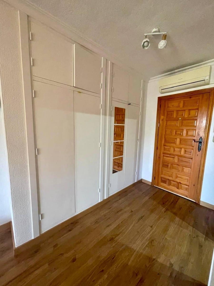 3 bedroom Apartment for sale in Torrevieja with garage - € 255,000 (Ref: 9464694)