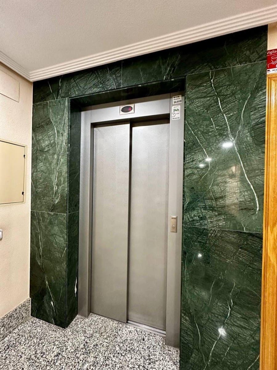 3 bedroom Apartment for sale in Torrevieja with garage - € 255,000 (Ref: 9464694)