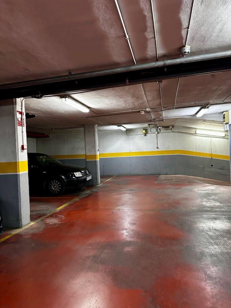 3 bedroom Apartment for sale in Torrevieja with garage - € 255,000 (Ref: 9464694)