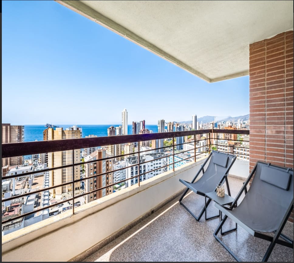 1 bedroom Apartment for sale in Benidorm with pool garage - € 199,000 (Ref: 9464696)