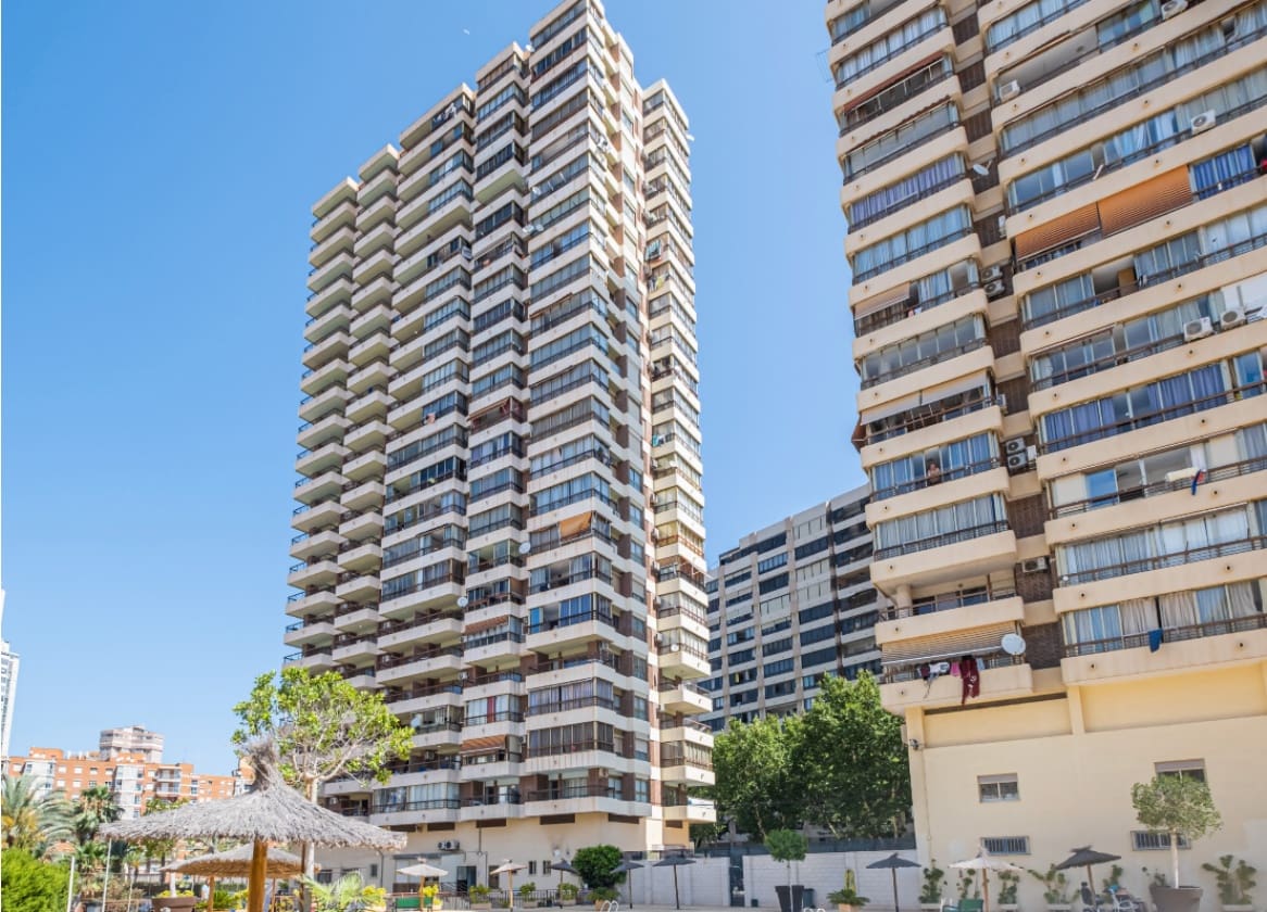 1 bedroom Apartment for sale in Benidorm with pool garage - € 199,000 (Ref: 9464696)