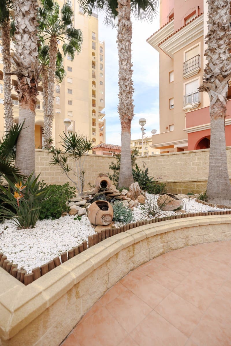 2 bedroom Apartment for sale in Torrevieja with pool - € 225,000 (Ref: 9464699)