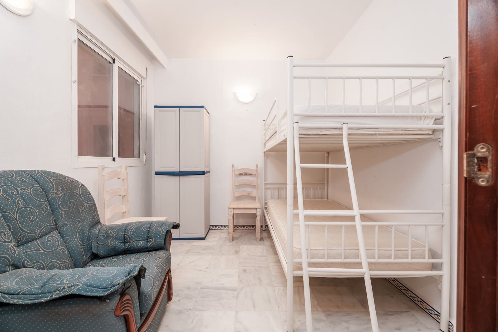 2 bedroom Apartment for sale in Torrevieja with pool - € 225,000 (Ref: 9464699)