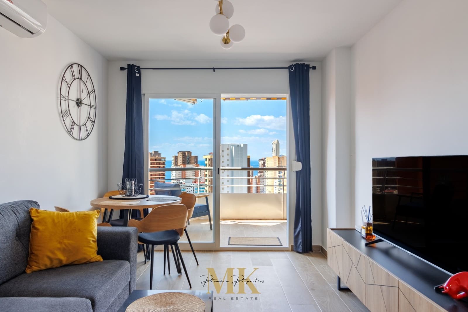 1 bedroom Apartment for sale in Benidorm with pool - € 218,000 (Ref: 9464700)