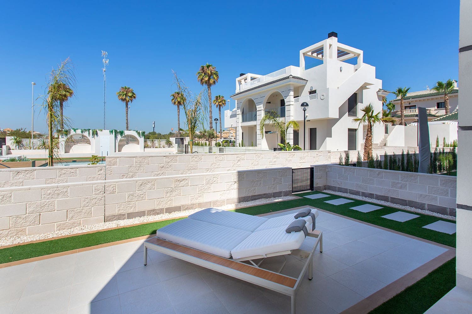 2 bedroom Apartment for sale in Ciudad Quesada with pool - € 379,000 (Ref: 9464703)