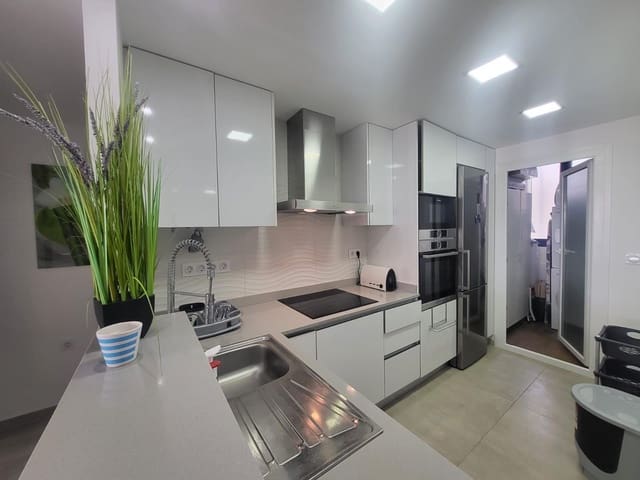 2 sovrum Lägenhet till salu i Punta Prima, Torrevieja med pool garage - 420 000 € (Ref: 9464710)