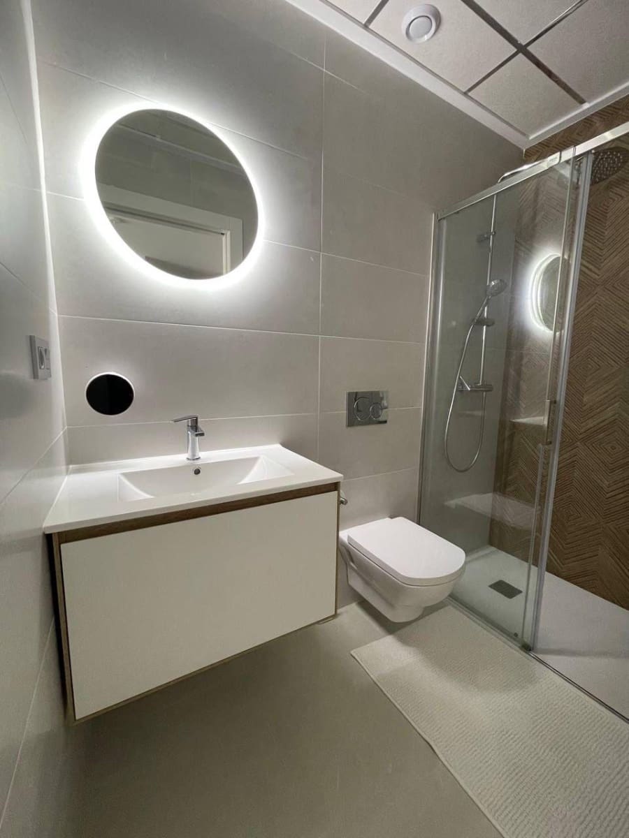 Apartamento de 2 habitaciones en Torrevieja en venta con piscina - 175.000 € (Ref: 9464711)