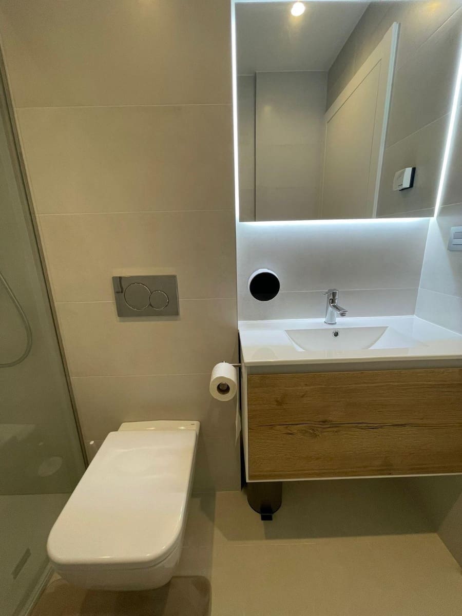 Apartamento de 2 habitaciones en Torrevieja en venta con piscina - 175.000 € (Ref: 9464711)