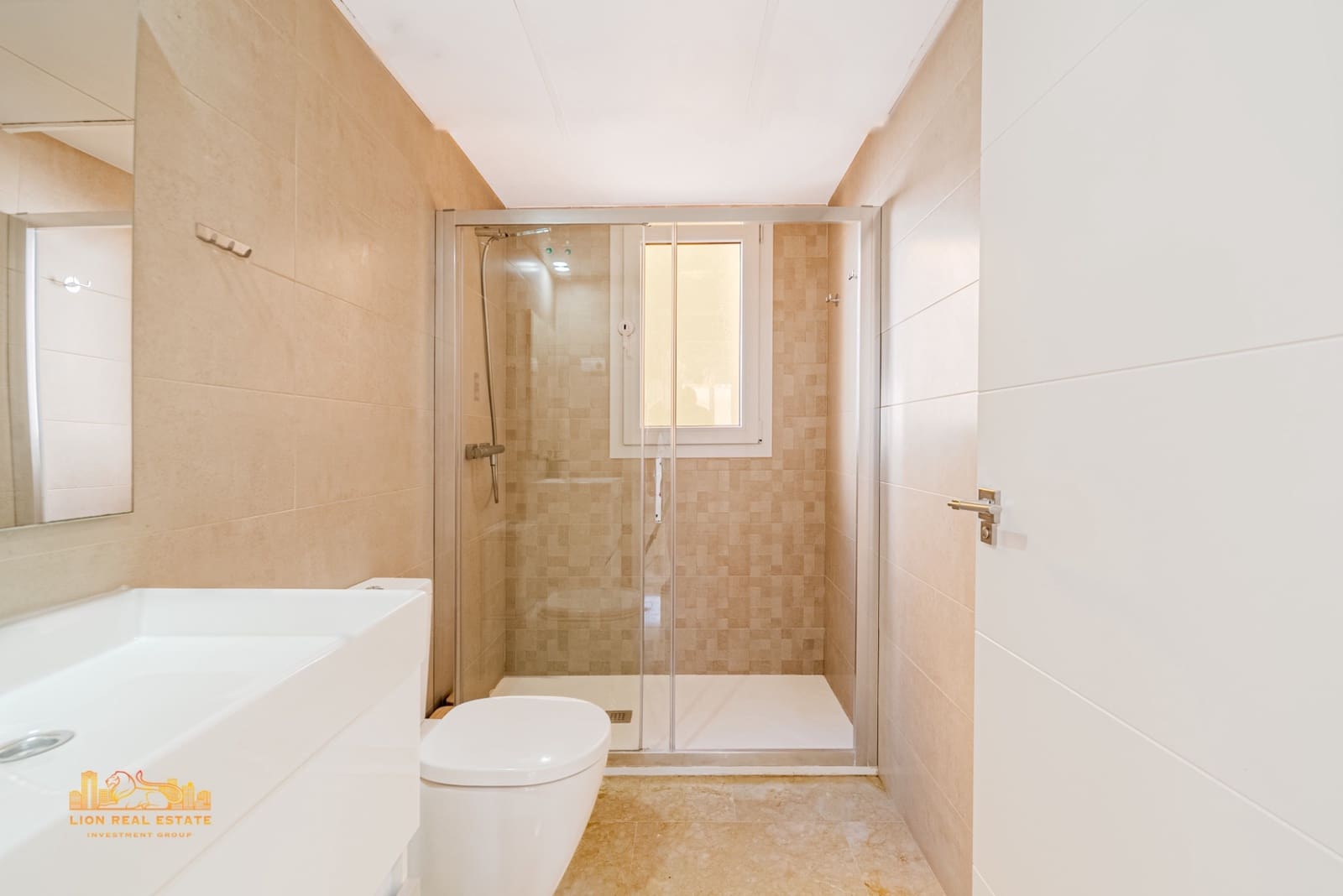 3 makuuhuone Huoneisto myytävänä paikassa Punta Prima mukana uima-altaan 
autotalli - 390 000 € (Ref: 9464714)