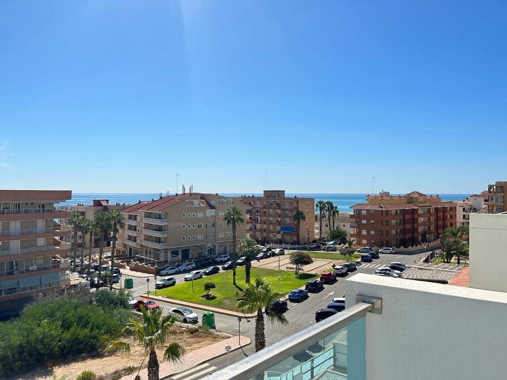 3 soverom Penthouse til salgs i Guardamar del Segura med svømmebasseng garasje - € 741 000 (Ref: 9464715)