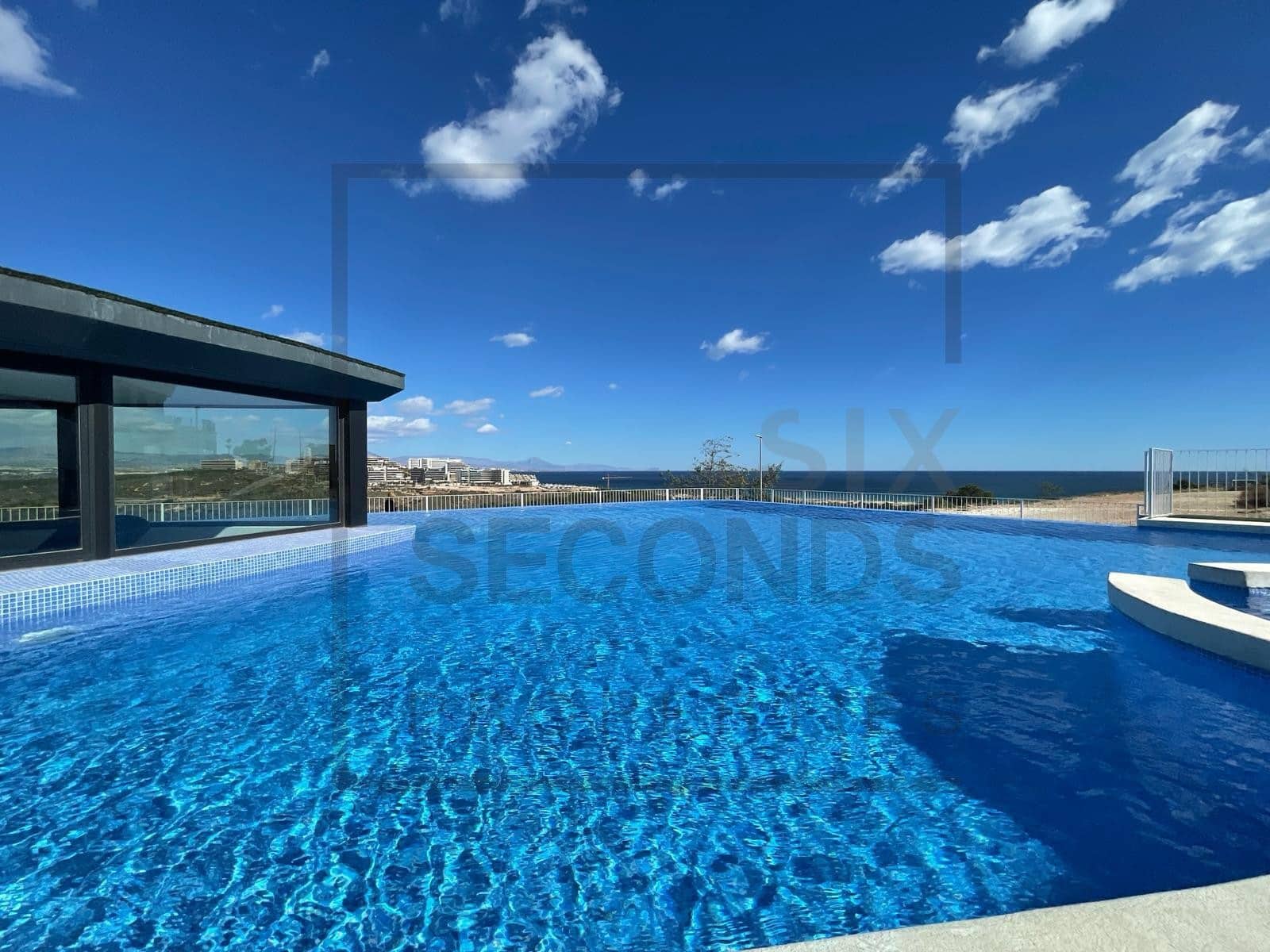 2 Zimmer Apartment zu verkaufen in Gran Alacant mit Pool Garage - 379.900 € (Ref: 9464716)