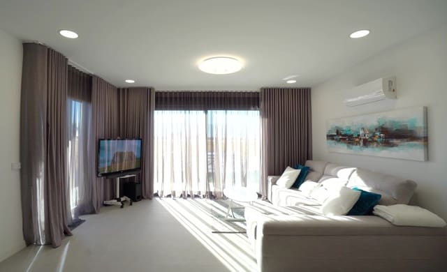 4 makuuhuone Omakotitalo myytävänä paikassa Balcón de Finestrat - Terra Marina, Finestrat mukana uima-altaan 
autotalli - 750 000 € (Ref: 9464719)