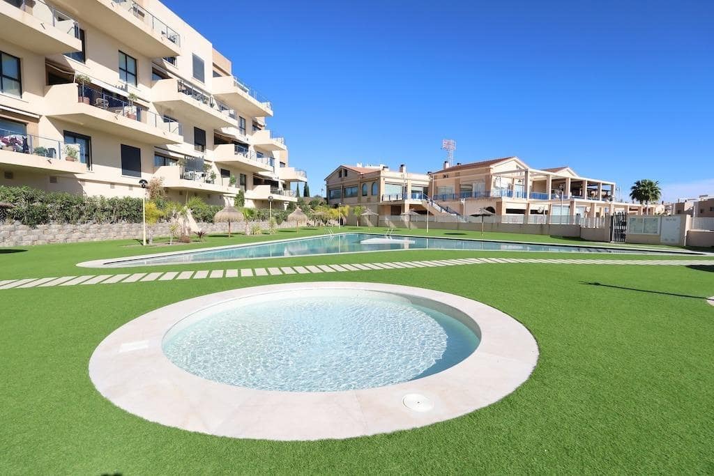 2 Zimmer Apartment zu verkaufen in La Zenia mit Pool Garage - 279.500 € (Ref: 9464730)