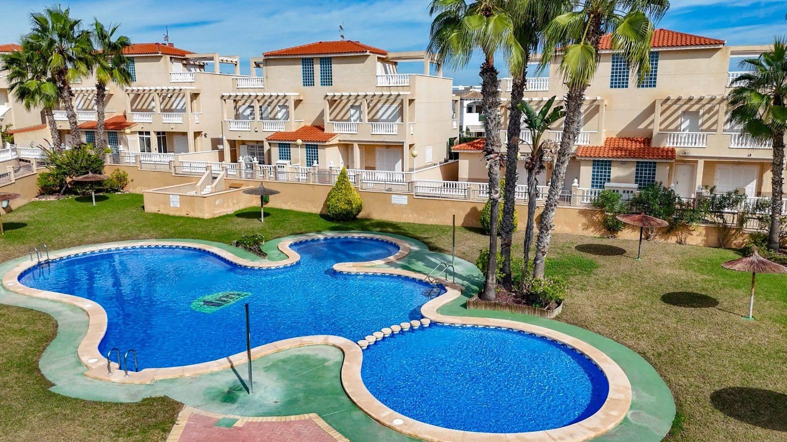 3 sovrum Lägenhet till salu i Playa Flamenca med pool garage - 273 000 € (Ref: 9464748)
